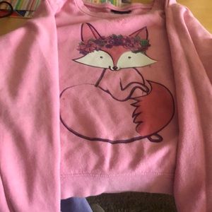 I’m selling a sweater for kids
